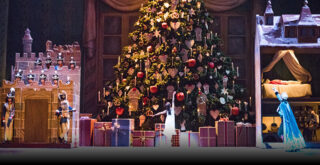 «Щелкунчики» атакуют. Как во всем мире не получилось отменить Чайковского