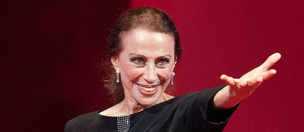 Майя Плисецкая. Фото -- Михаил Логвинов