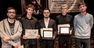Лауреаты и обладатели специальных призов XXVII Международного конкурса пианистов им. А. Скрябина: Алессандро Виллалва, Кирилл Роговой, Zeyu Shen, Роман Соснин, Владислав Хандогий