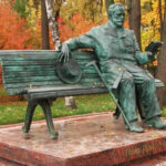 Памятник П. И. Чайковскому в Клину
