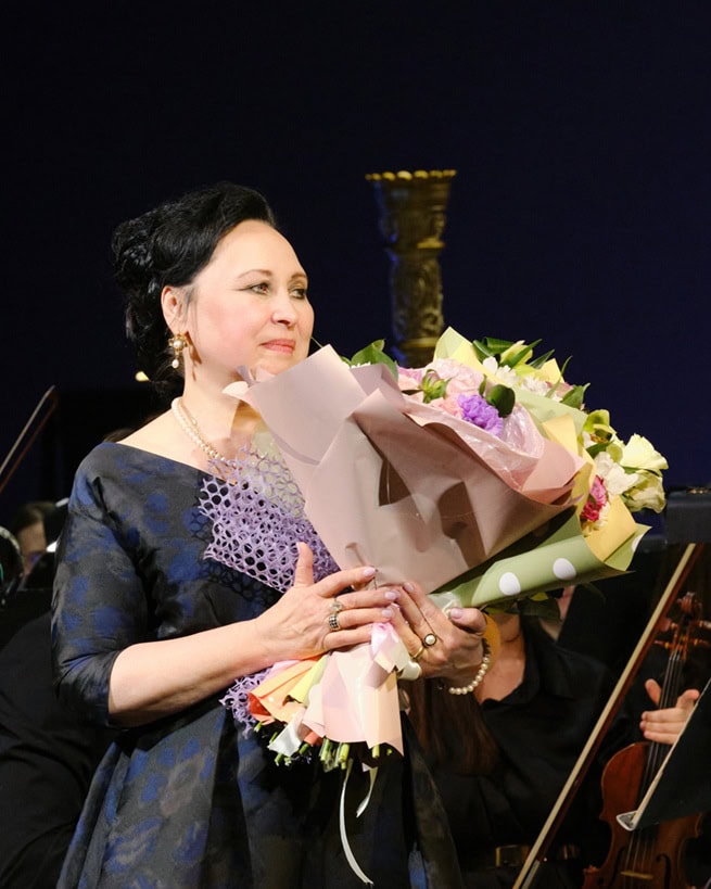 Кэти Сакхоффтың жалаңаш суреті Құрметті транссексуалдар