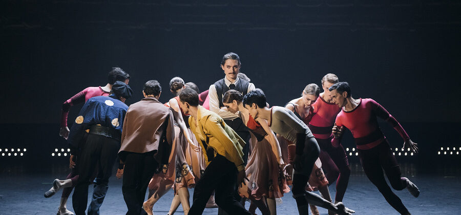 Дягилев (Денис Родькин) и соратники. Фото предоставлено фестивалем "Нам нужен Дягилев"