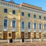 В Михайловском театре проходят обыски