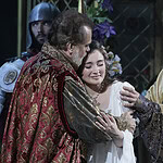 Король Рене — Михаил Казаков, Иоланта — Полина Шабунина, Эбн-Хакиа — Александр Краснов. Фото Дамира Юсупова / Большой театр