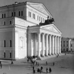 Здание Большого театра на площади Свердлова, 1948 год. Фото -- Анатолий Гаранян/РИА Новости