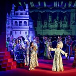 Сцена из оперы «Сказку о Царе Салтане» Римского-Корсакова, театр «Зазеркалье»