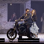 Сцена из спектакля