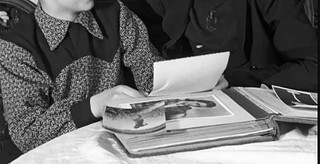 Майя Плисецкая и ее брат Азарий, 1950 год. Фото -- Александр Становов/ТАСС