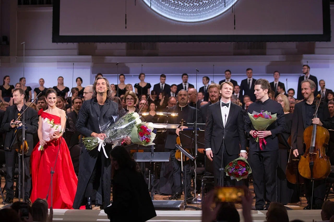 Әйелдердің үйдегі бет-бейнесі жоқ писькилердің суреттері