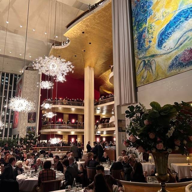 Grand Tier restaurant в Мет