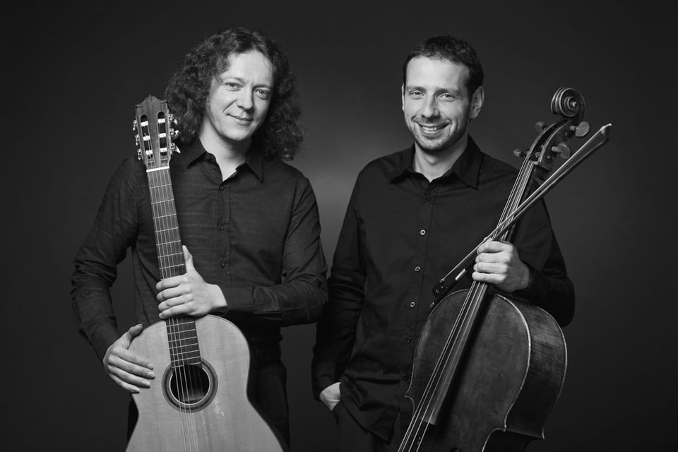 Виолончель и гитара. Знаменитый дуэт — Дмитрий Илларионов и Борис Андрианов — в Галерее Нико