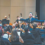 Курентзис был очень похож на ребенка, в руки которого попала долгожданная дивная игрушка. Фото Андрея Чунтомова предоставлено пресс-службой фестиваля