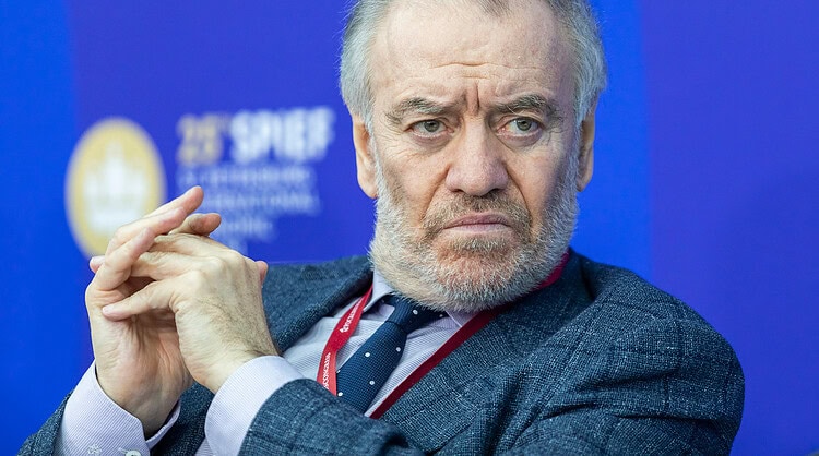 Валерий Гергиев. Фото -- Алексей Смышляев/Фотобанк Лори