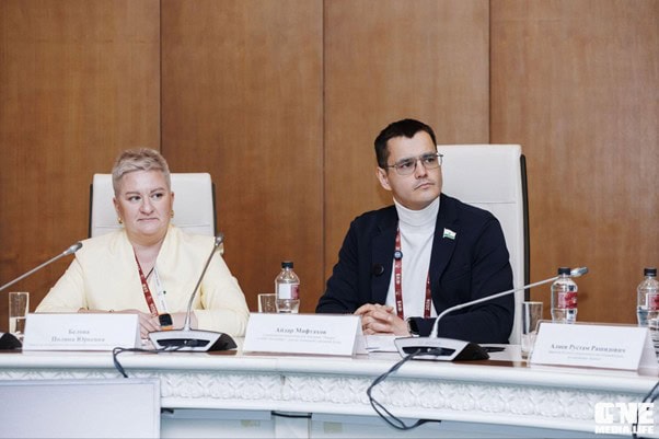 Полина Белова, директор по маркетинговым коммуникациям холдинга GS Group, и Айдар Мифтахов, соучредитель девелоперской компании «Авторы», депутат Казанской городской думы
