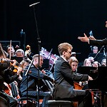 Солист -- Петр Акулов, дирижер -- Алексей Рубин