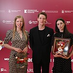 Анна Касаткина, Джона Пол Кук, Ксения Рыжкова