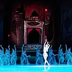 В "Легенде о любви" Юрий Григорович как будто не похож на себя - близкий и бесстрашный. / Предоставлено пресс-службой конкурса