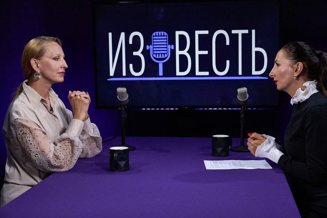 Балерина Ильзе Лиепа и ведущая Елена Оя. Фото: ИЗВЕСТИЯ/Полина Фиолет