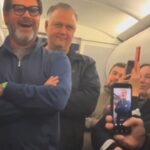 Ильдар Абдразаков и Алексей Тихомиров спели на борту самолёта