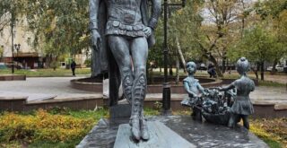 Памятник Марису Лиепе работы Рукавишникова
