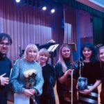 Пианист Иван Соколов, Вера Таривердиева, ведущая Марина Видинеева, скрипачка Анастасия Кускашёва, певица Елизавета Канаузова и виолончелистка Екатерина Семёнова